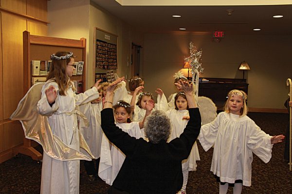 CHRISTMAS PAGEANT ANGELS